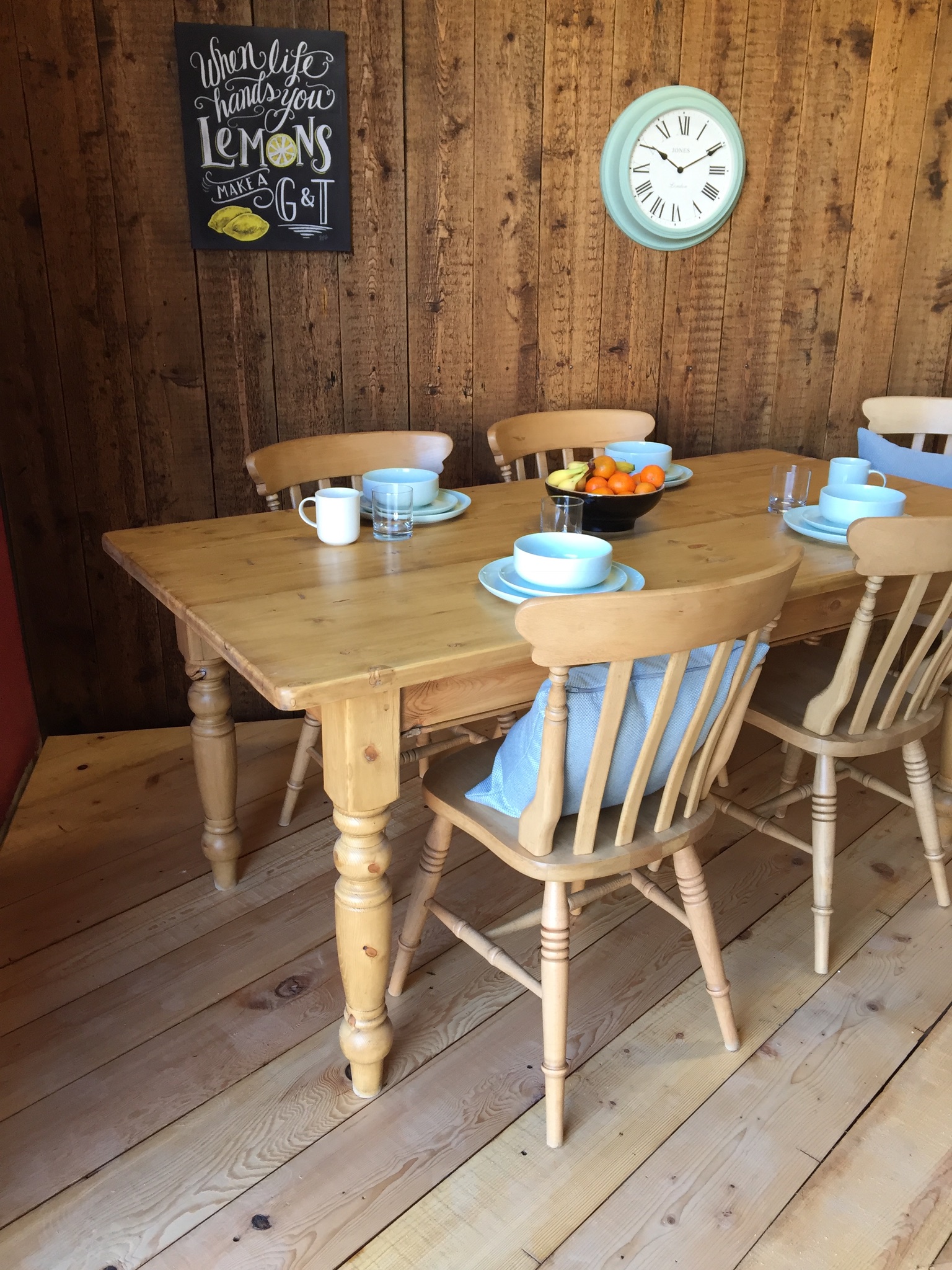 Pine farmhouse table discount